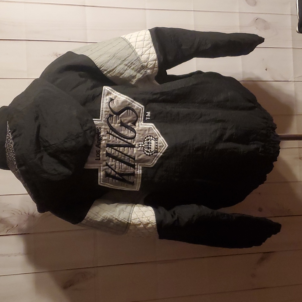 RARE Vintage 90’s NHL Los Angeles Kings Nylon Puffer Jacket Starter Men’s Large